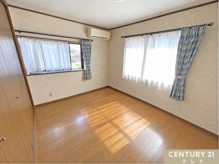 �m�� �y�m��6���@�쑤�z
�e�����ɃN���[�[�b�g������̂Ń^���X�Ȃǂ̎��[�Ƌ���Ȃ��ς݁A�Z��Ԃ����L���m�ۂł��܂��B
���c�u����CG���H�ɂ�菜�����Ă��܂��B