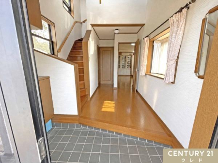 ���� ������z�����������ޖ��邢���ցB
���[�L�x�ȃV���[�Y�{�b�N�X�t���ŁA���Ƒ����̌C����������Еt���܂��B
�����̋A��A�C�����������ւł��B
���c�u����CG���H�ɂ�菜�����Ă��܂��B