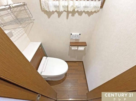 �g�C�� 1�A2�K�ɔ��ւ̕��S�ɔz�����A���K�Ȑ������T�|�[�g���鉷�����@�\�t���g�C���B
���t���Ŗ��邭�A���C�����₷����ԂŁA����I�ɐ�����ۂĂ܂��B