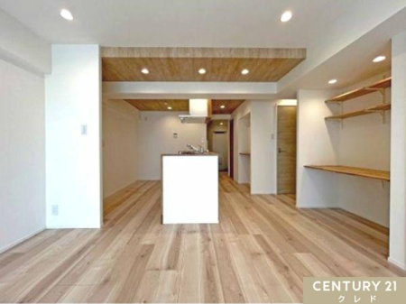 ���r���O �yLDK17.3���z
�A�C�����h�L�b�`����z�����L�XLDK17.3���B
�ؖڒ��̐܉��V��Ȃǃf�U�C���ɂ�������������ʂȋ�ԁB