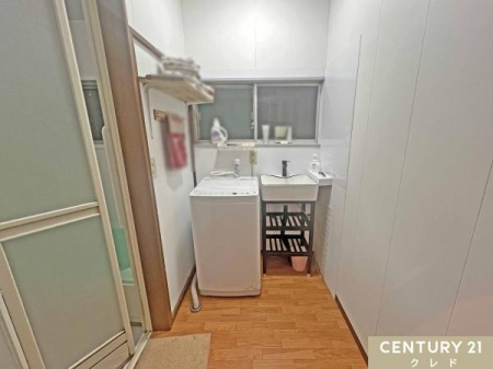 ���ʑ�E���ʏ� ���ʎ��ɂ���������̂ŁA�����C�オ��̂����������C�Ȃǂ����C�o���܂��B
����@�u�����������m�ہB
�I�ɂ̓^�I�����܂Ȃǂ����[�\�ł��B