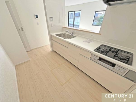 �L�b�`�� ���r���O�ŗV�Ԃ��q���܂������Ȃ��璲�����ł���A���S�̑Ζʎ��L�b�`���B���������ӂ���ԂŁA�����̉Ǝ����y�����Ȃ肻���ł��B