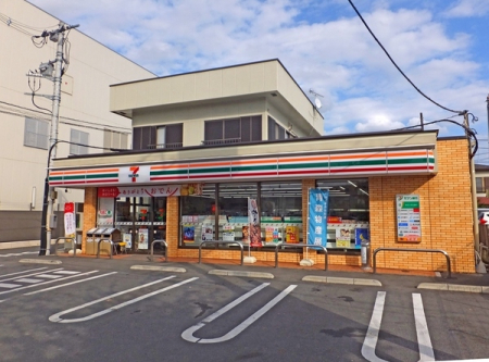 周辺環境 【コンビニ】セブンイレブン鶴ヶ島インター北店：461�u不動の人気！グリルチキンのパスタサラダが美味しいですよね！