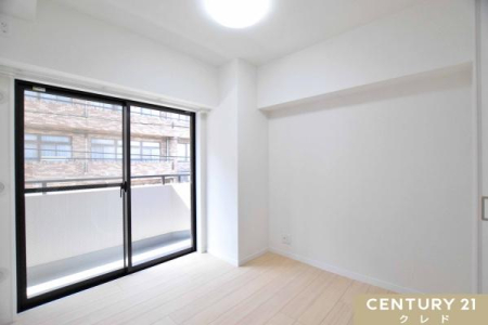 m ym3z
D݂̋ԂœǏ艹y𕷂ƁAl̎Ԃ[̂ɂł܂B
߂sԂƊ邱Ƃł܂ˁB