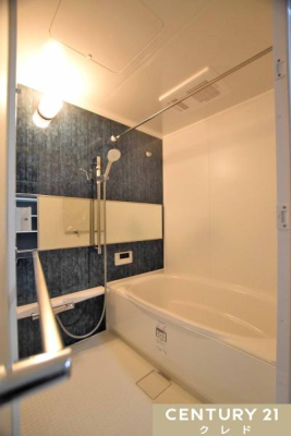  yz
̂ŁAh[Xy[XƂĂ劈I󕨂Â炢~At̉ԕG߂ɂd󂵂܂B