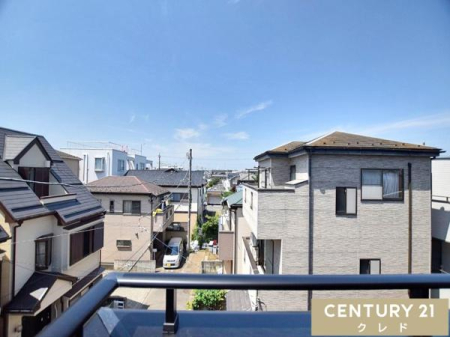 Z˂̒]ʐ^ 3KɂoRj[́AzEʕE]ƂɗǍDB
ꂽɂ͐󂪍LASn悢ɕ܂ȂAƂԂ߂܂B