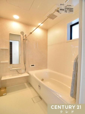  yz
̂Ńh[Xy[XƂĂ劈I
󕨂Â炢~At̉ԕG߂ɂd󂵂܂B